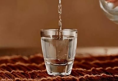 一天一杯白酒，一年后身体会发生什么？或许会收获这几个变化